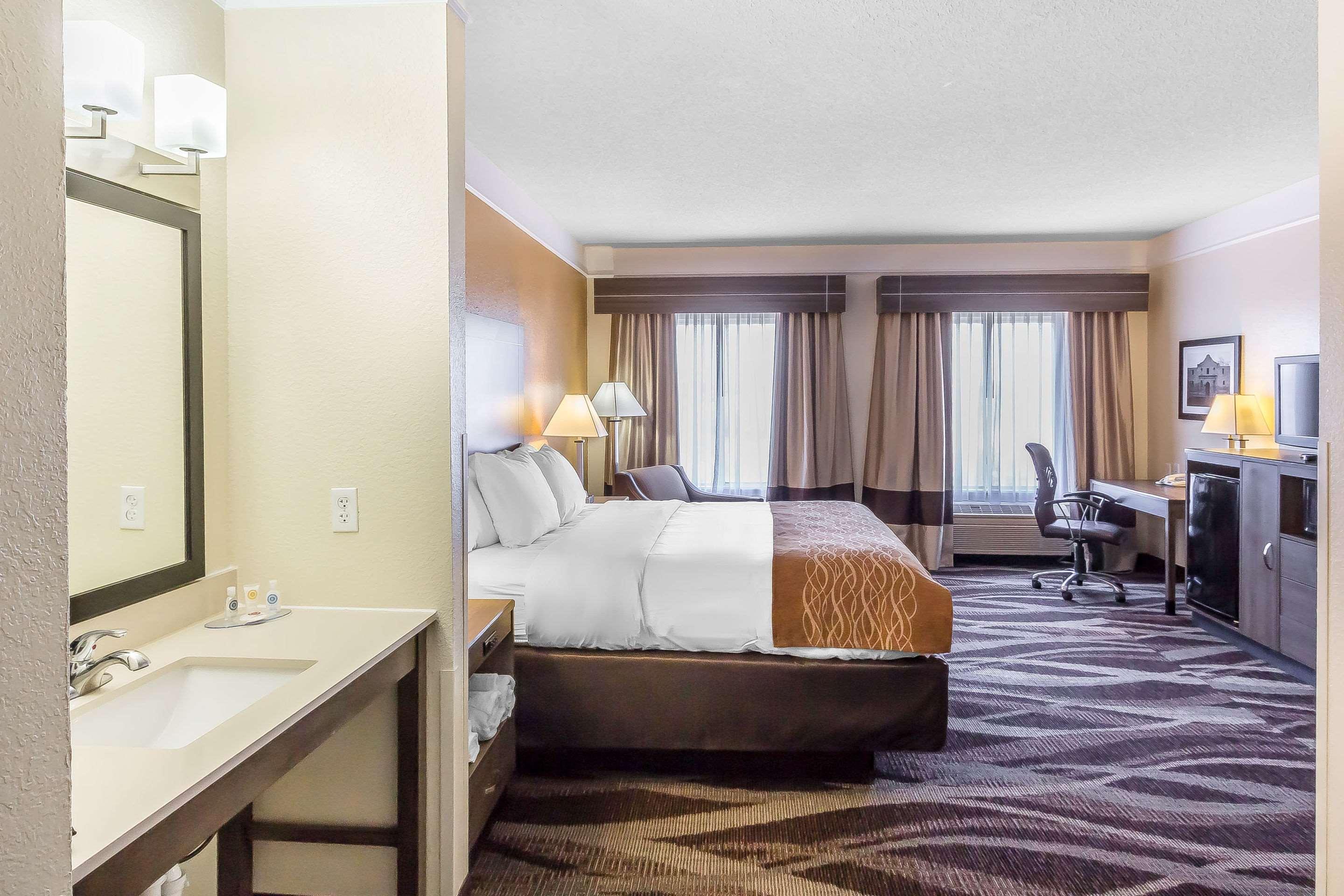 Comfort Inn Near Frost Bank Center San Antonio Extérieur photo