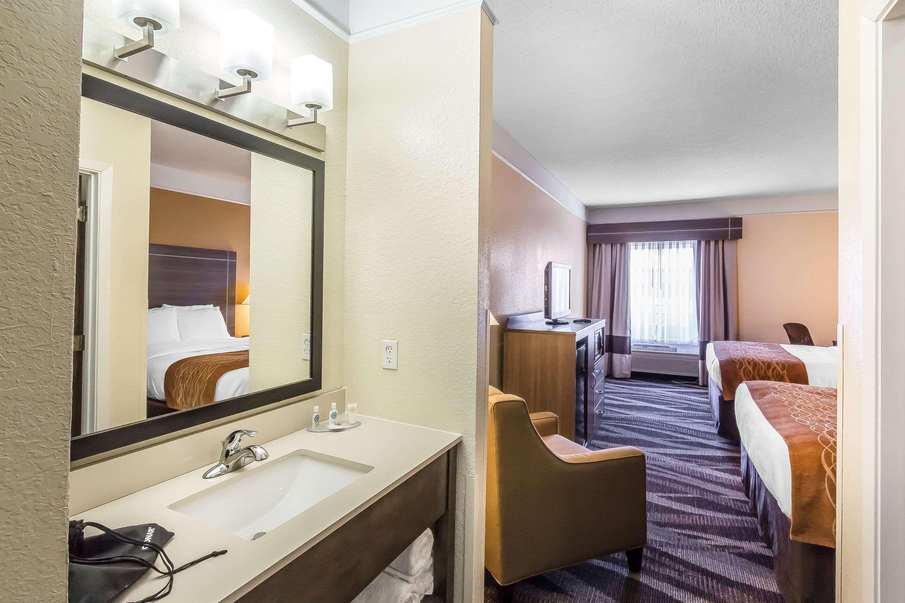Comfort Inn Near Frost Bank Center San Antonio Extérieur photo